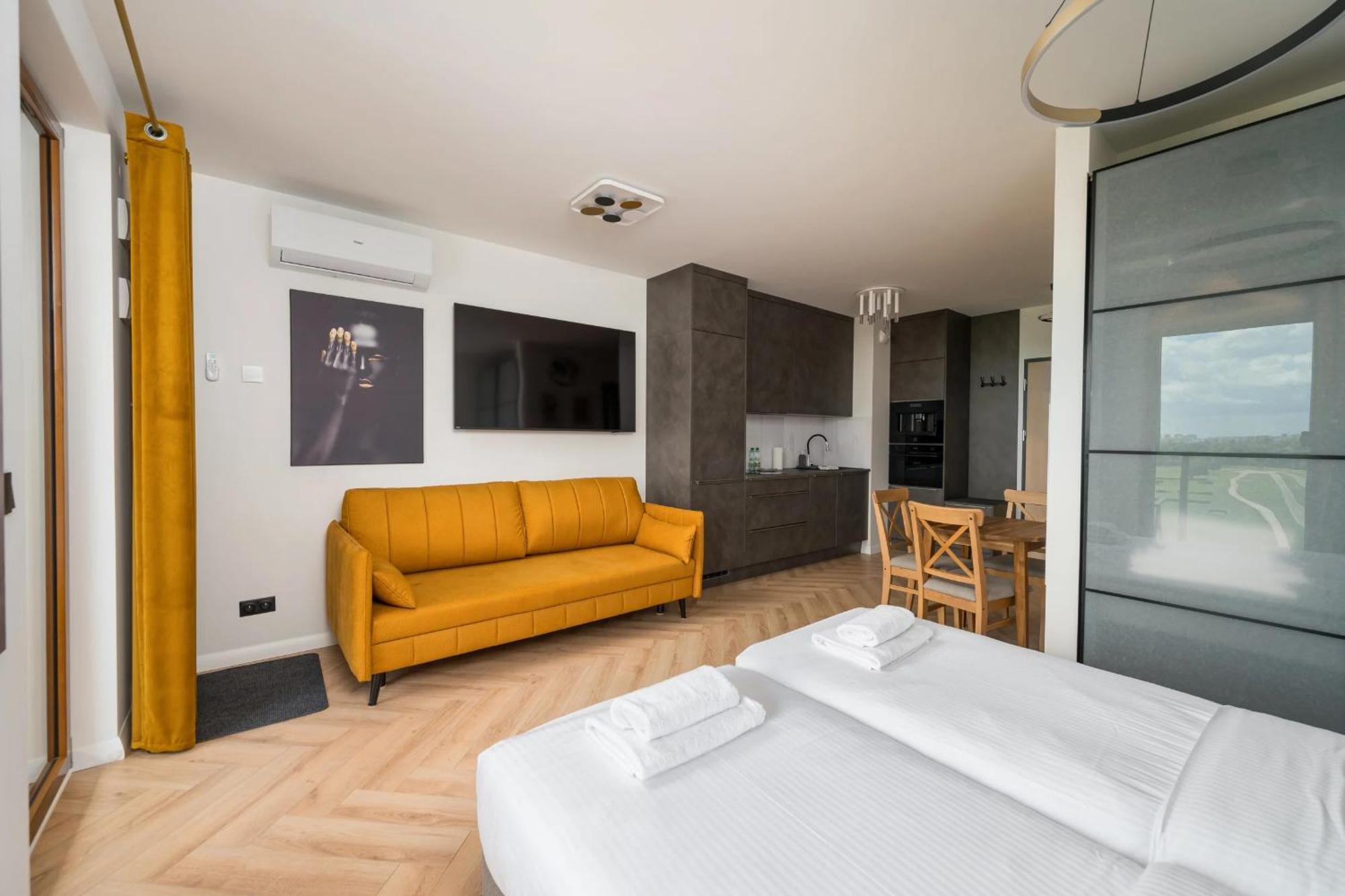 Premium Studio Klobucka Airport Varsó Kültér fotó
