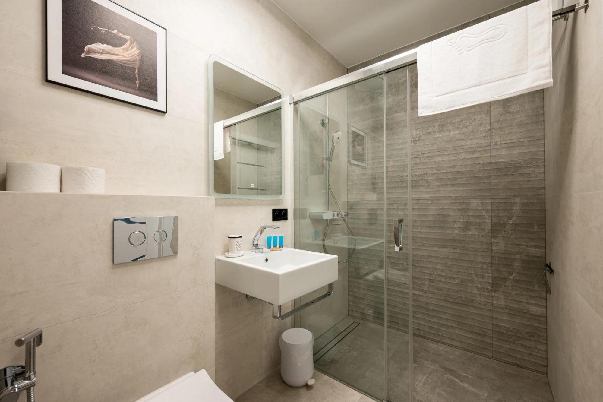 Premium Studio Klobucka Airport Varsó Kültér fotó