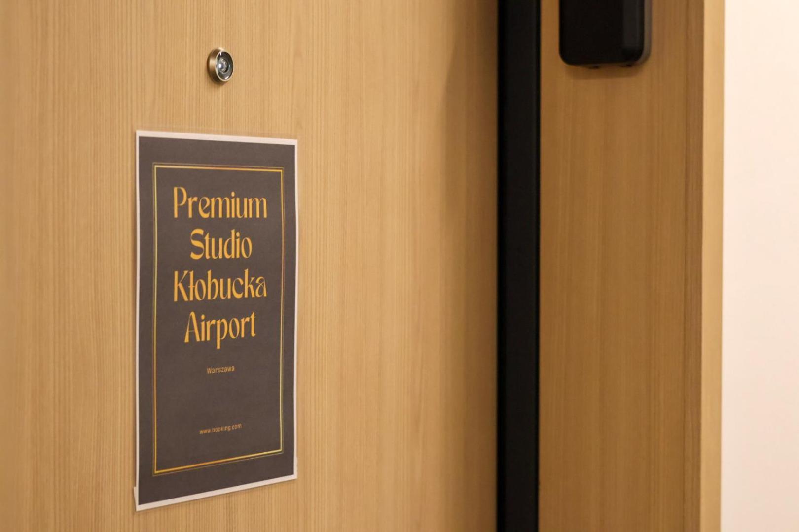 Premium Studio Klobucka Airport Varsó Kültér fotó